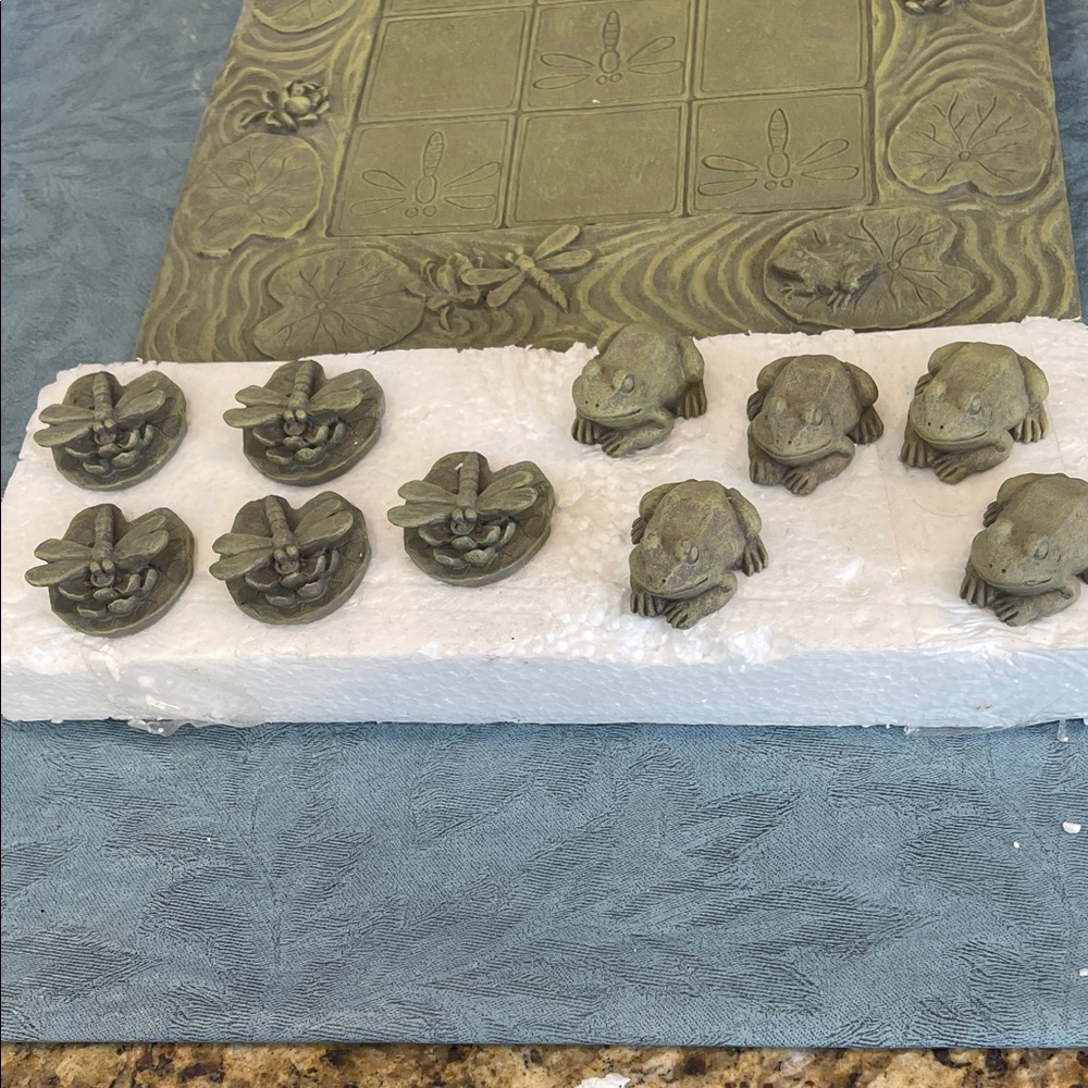 Stone frog & Dragonfly Tic Tac Toe Set inside outside all ages Decor & play NEW - Picture 6 of 10